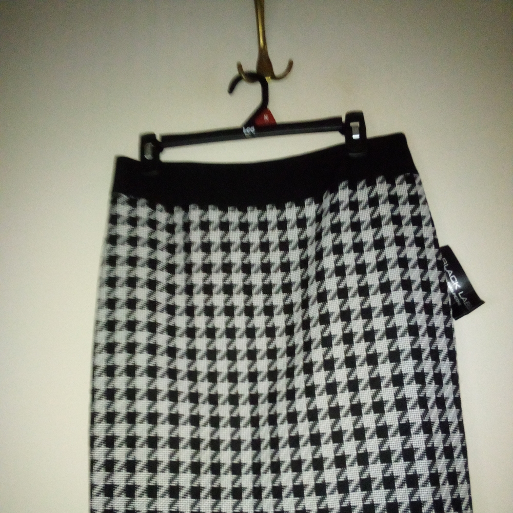 Elegant Houndstooth Pencil Skirt